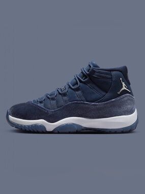 Nike Air Jordan 11 Retro "Midnight Navy" sneakers size 8.5